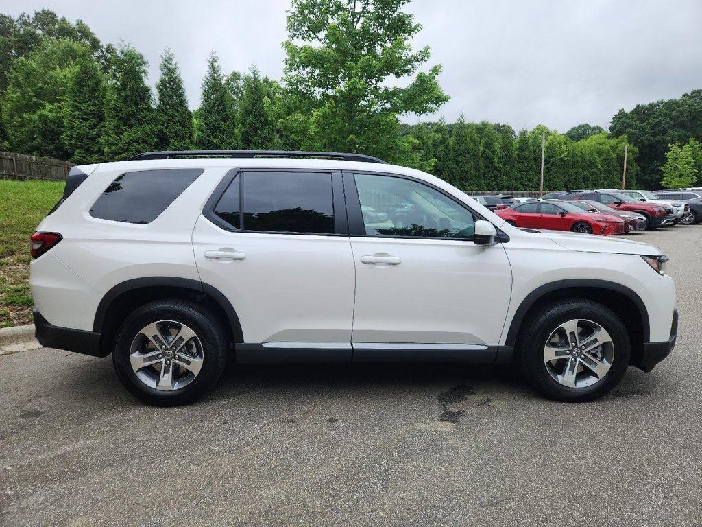 new 2026 Honda Pilot car, priced at $45,444