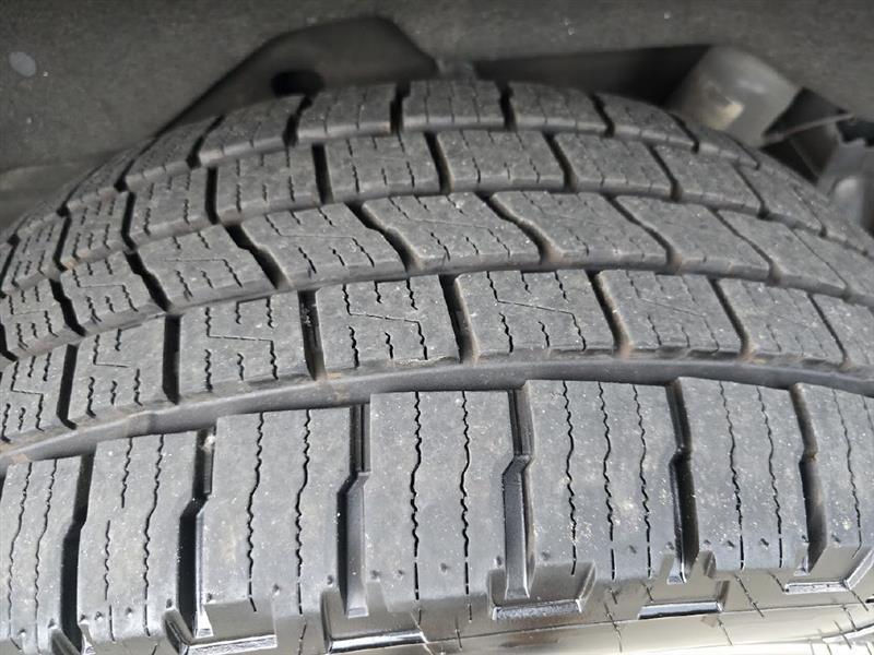 used 2020 Cadillac Escalade ESV car, priced at $28,999