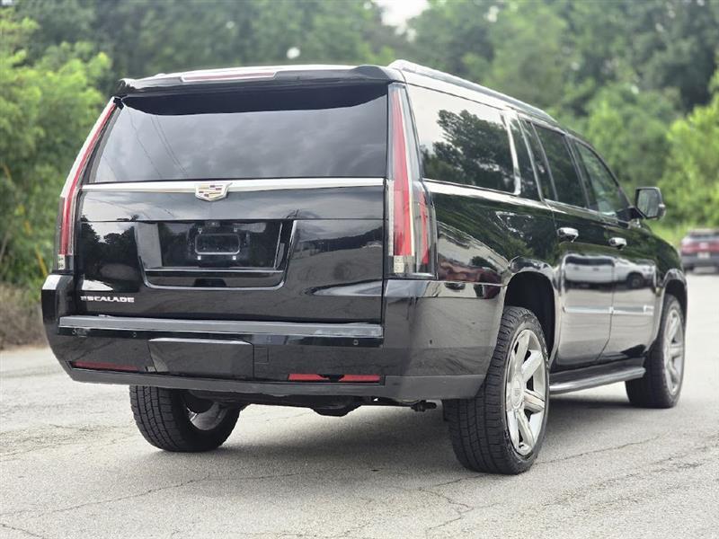 used 2020 Cadillac Escalade ESV car, priced at $28,999