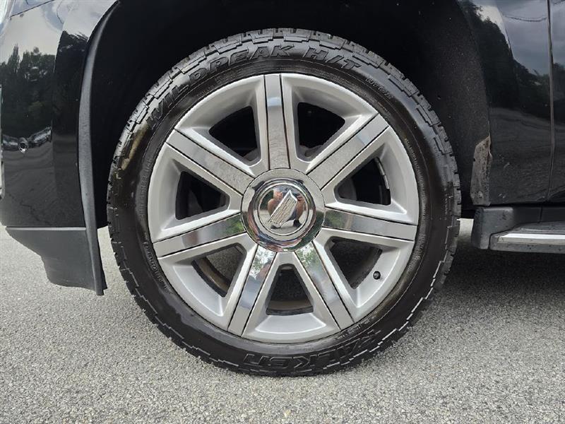 used 2020 Cadillac Escalade ESV car, priced at $28,999