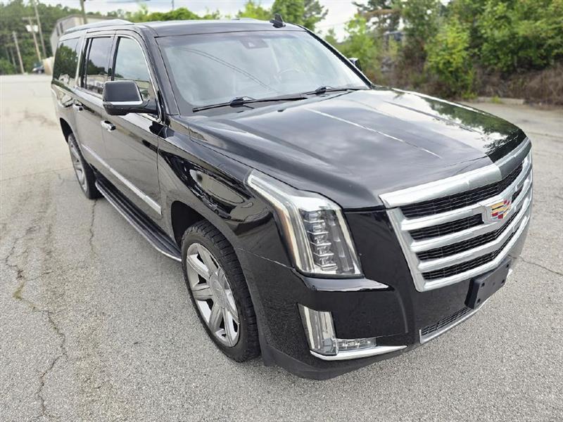 used 2020 Cadillac Escalade ESV car, priced at $28,999
