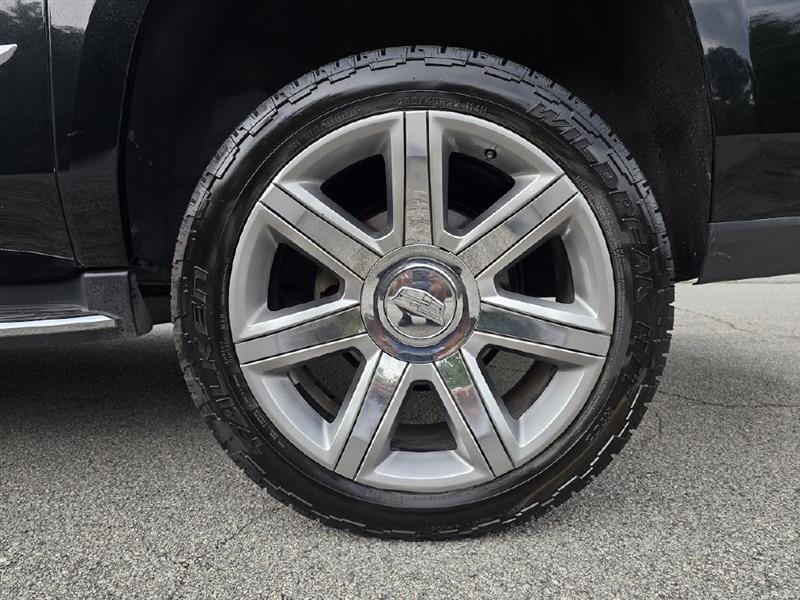 used 2020 Cadillac Escalade ESV car, priced at $28,999