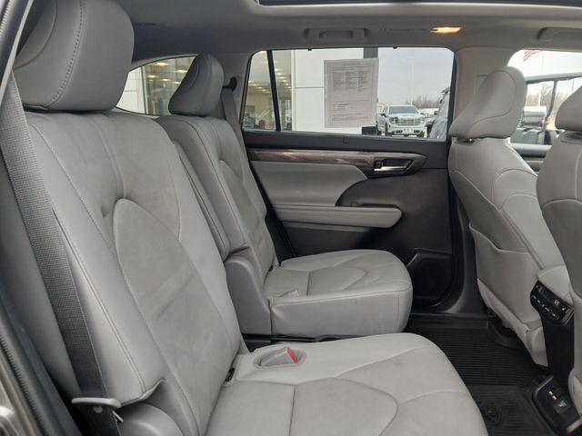 used 2020 Toyota Highlander Hybrid car, priced at $32,500