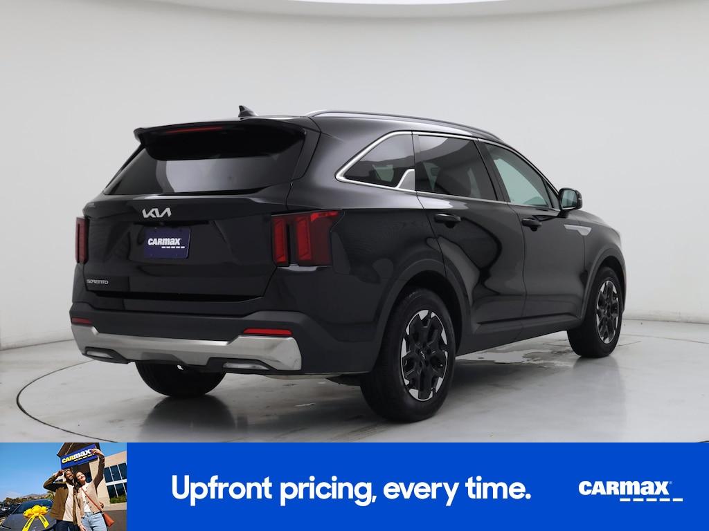 used 2025 Kia Sorento car, priced at $32,998