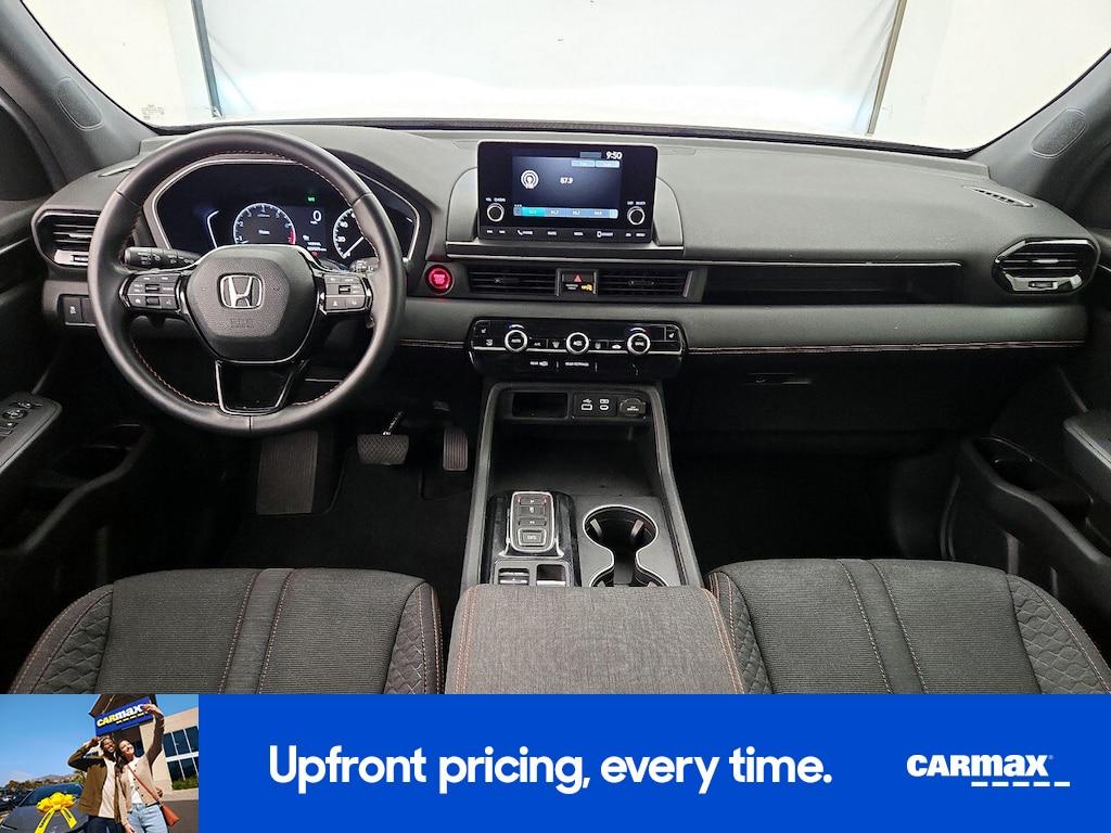 used 2025 Honda Pilot car, priced at $34,998