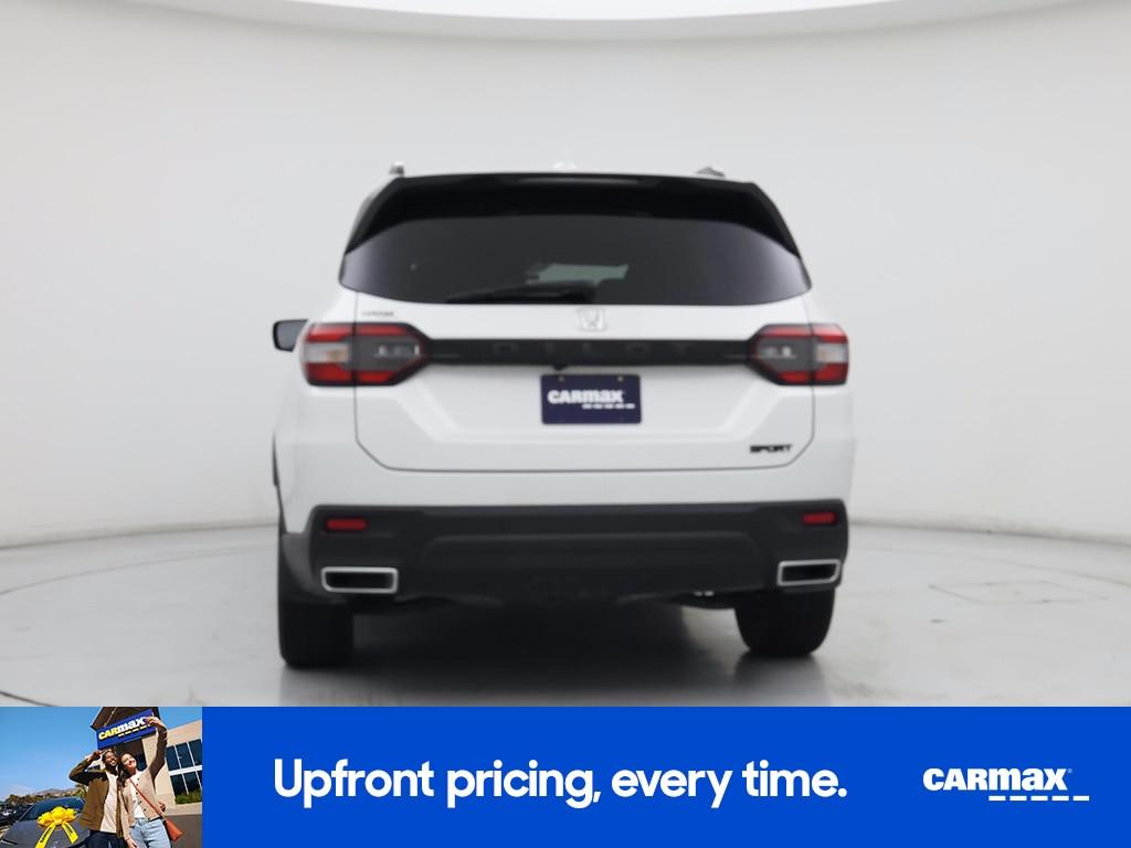 used 2025 Honda Pilot car, priced at $34,998