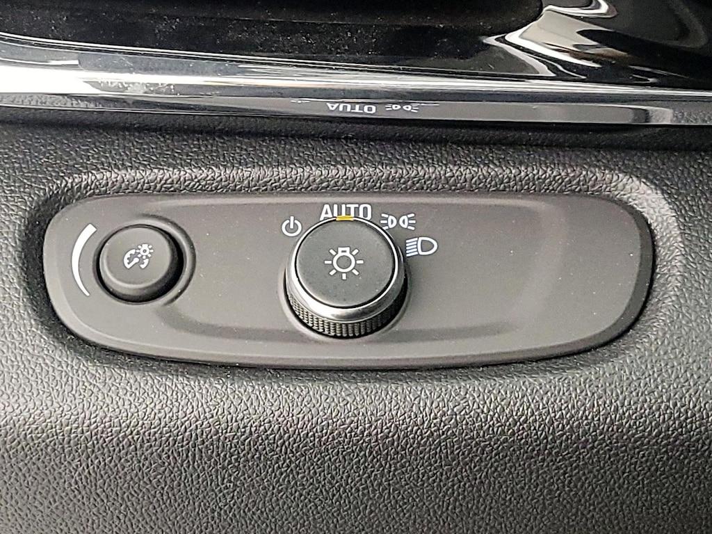 used 2025 Buick Envista car, priced at $27,998