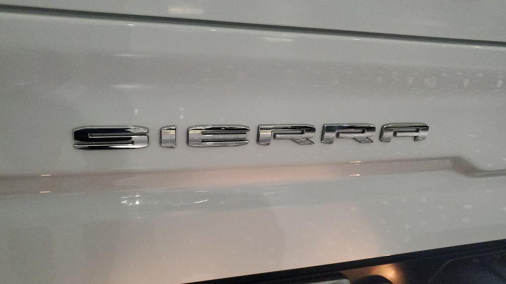 used 2025 GMC Sierra 1500 car, priced at $39,004