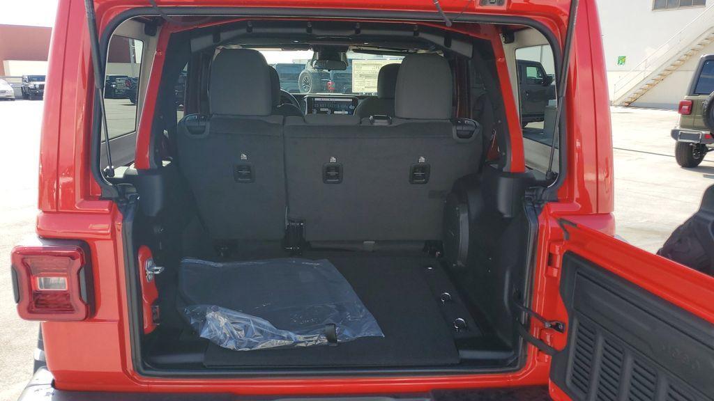 new 2025 Jeep Wrangler car, priced at $45,726