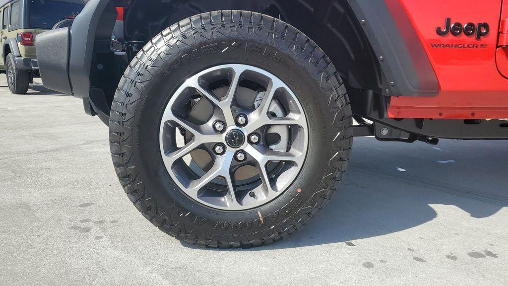 new 2025 Jeep Wrangler car, priced at $45,726