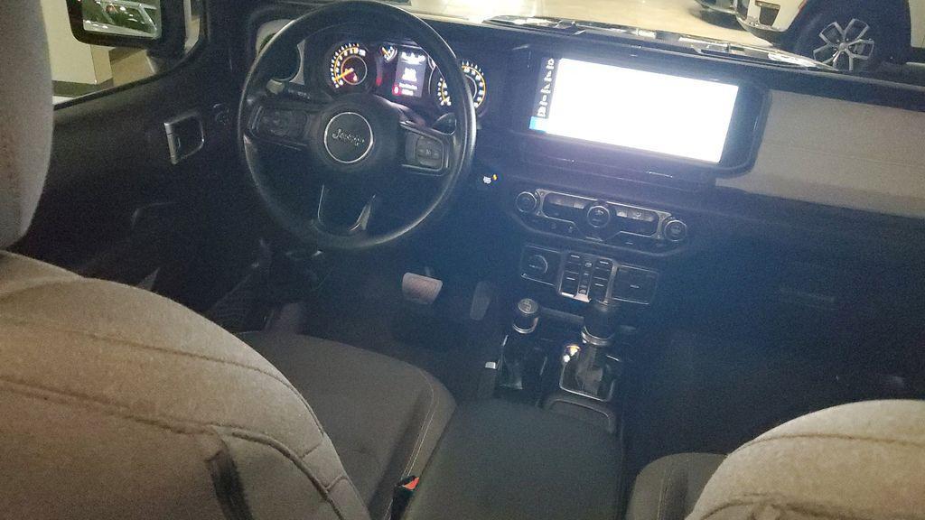 used 2025 Jeep Gladiator car, priced at $35,919