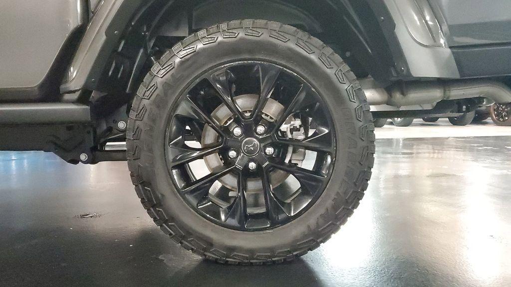 used 2025 Jeep Gladiator car, priced at $35,919