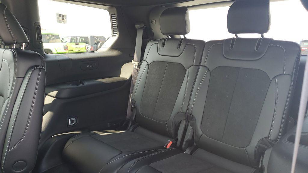 new 2025 Jeep Grand Cherokee L car, priced at $44,672