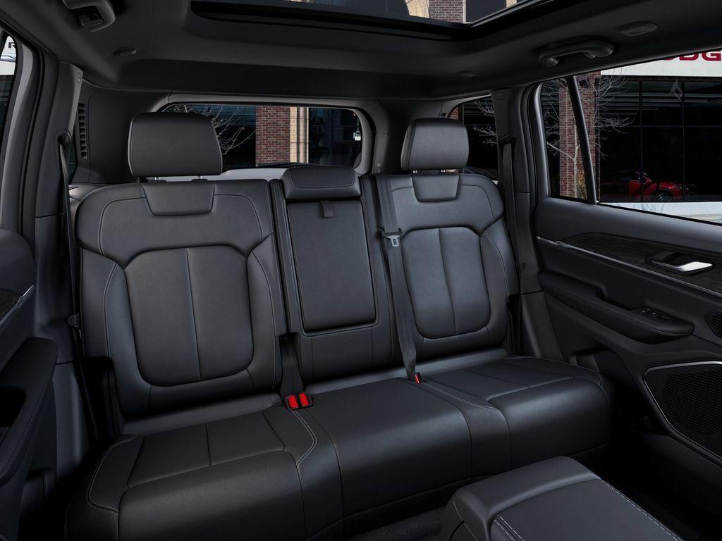 new 2026 Jeep Grand Cherokee car, priced at $46,390