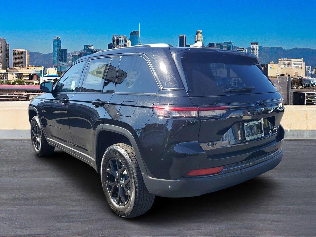 new 2025 Jeep Grand Cherokee car, priced at $41,482
