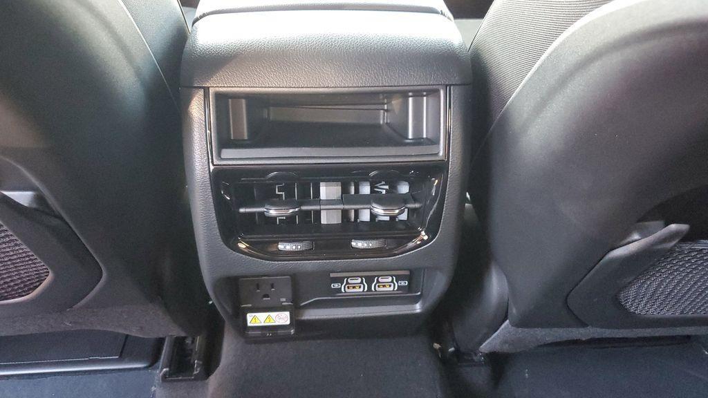 new 2025 Jeep Grand Cherokee car, priced at $41,482