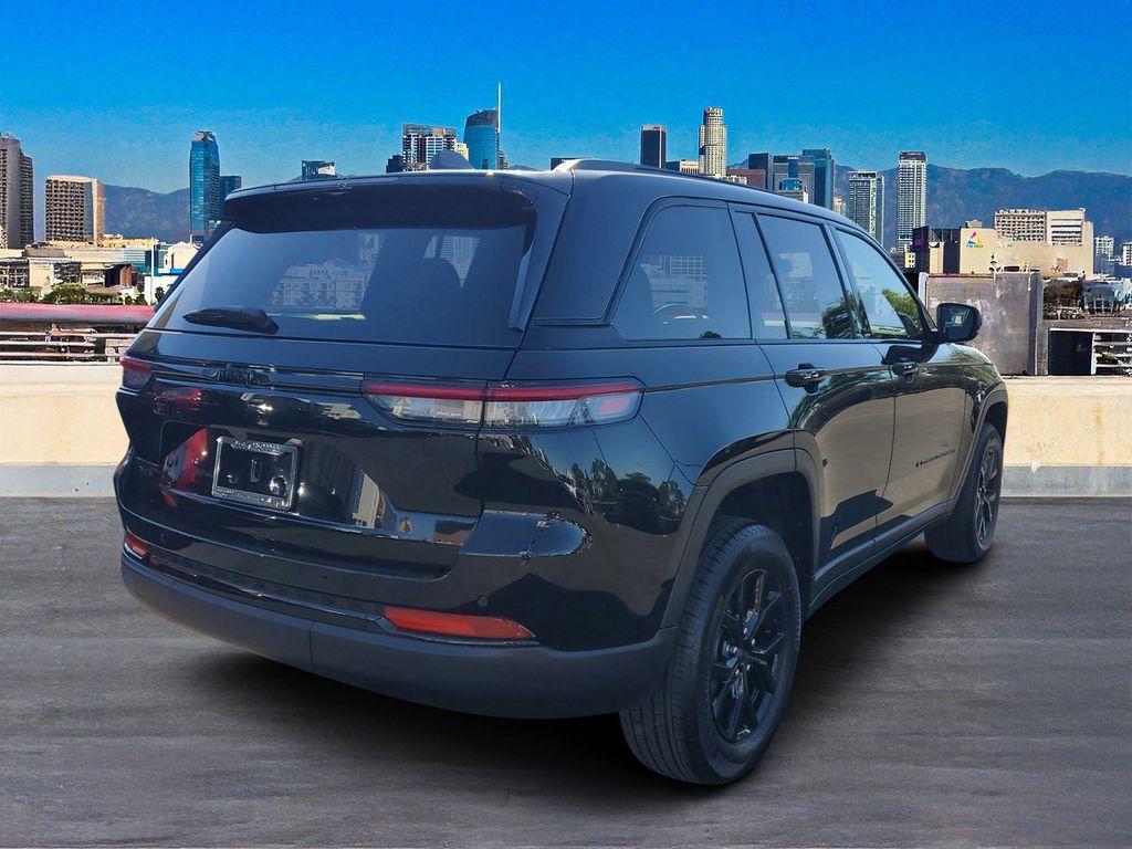 new 2025 Jeep Grand Cherokee car, priced at $41,482