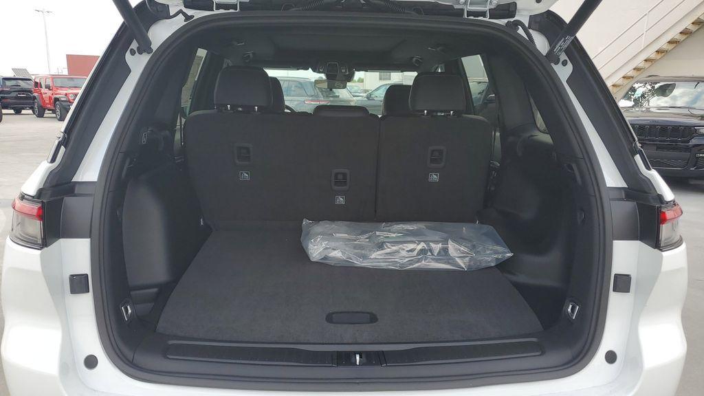 new 2025 Jeep Grand Cherokee car, priced at $49,720