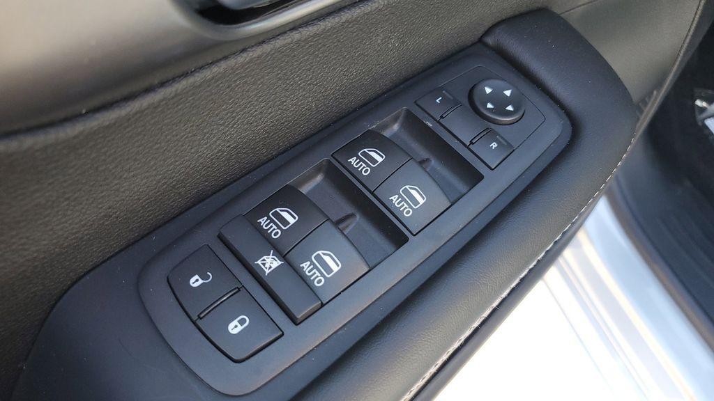 new 2026 Chrysler Pacifica car, priced at $43,671