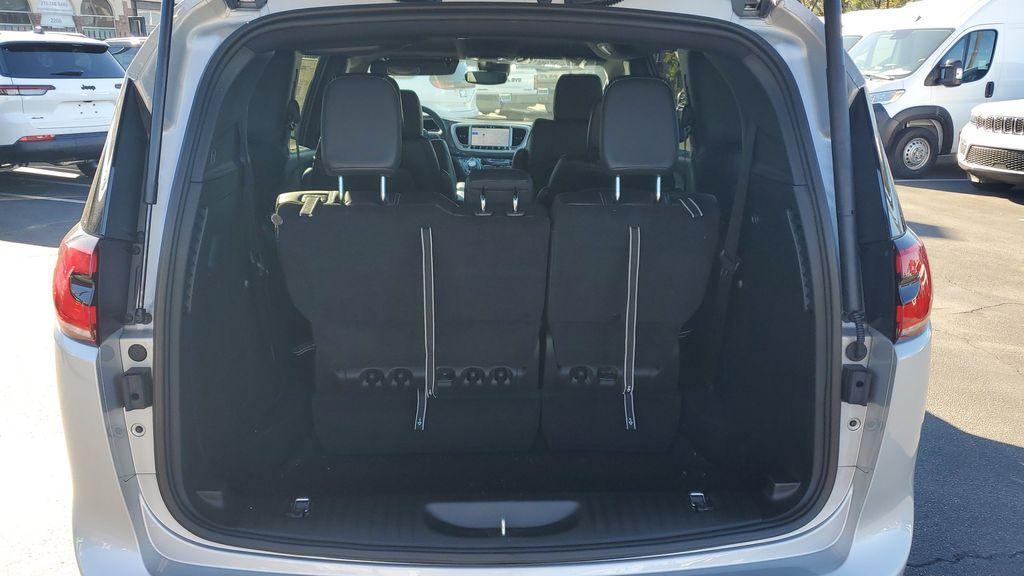 new 2026 Chrysler Pacifica car, priced at $43,671