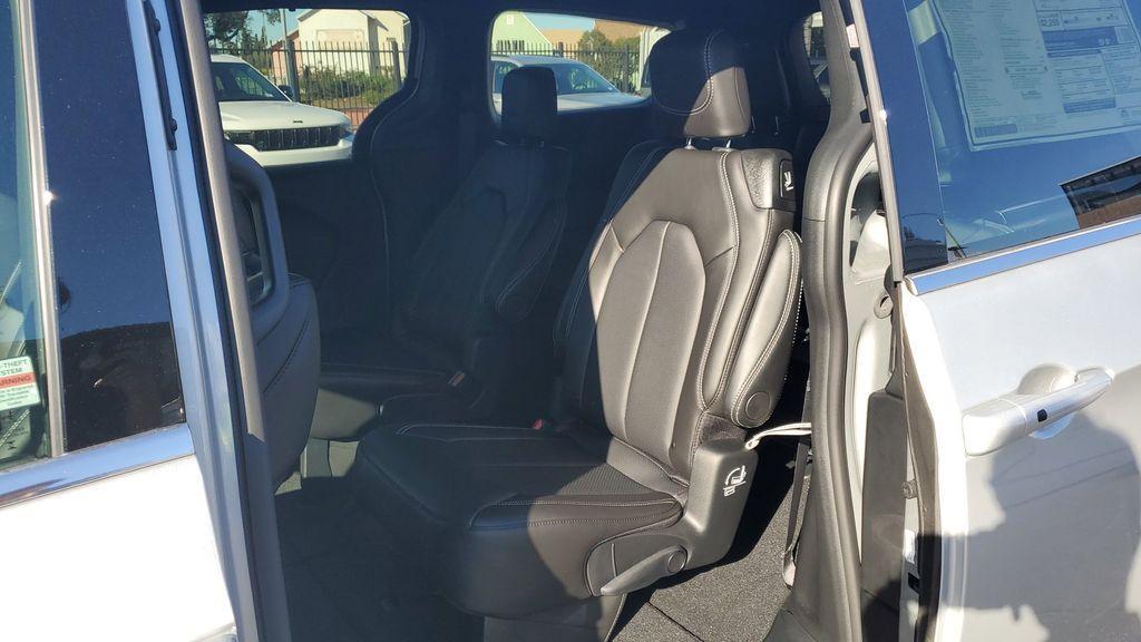 new 2026 Chrysler Pacifica car, priced at $43,671