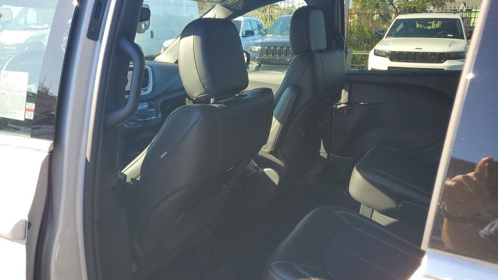 new 2026 Chrysler Pacifica car, priced at $43,671