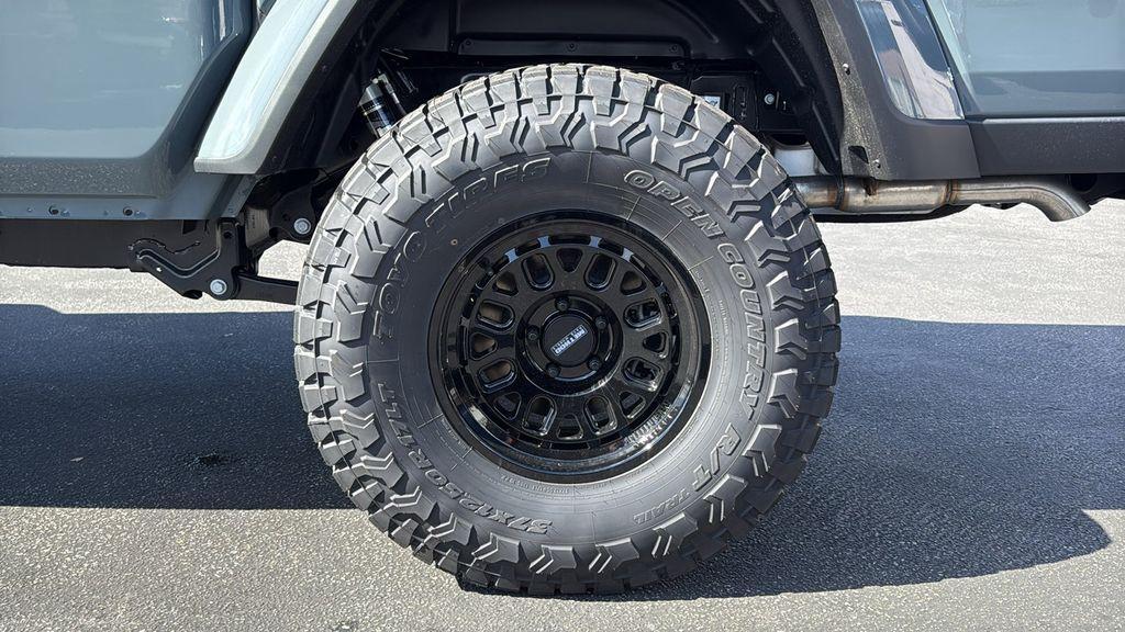 new 2026 Jeep Gladiator car, priced at $55,612