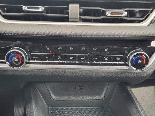 used 2025 Chevrolet Equinox car, priced at $27,562