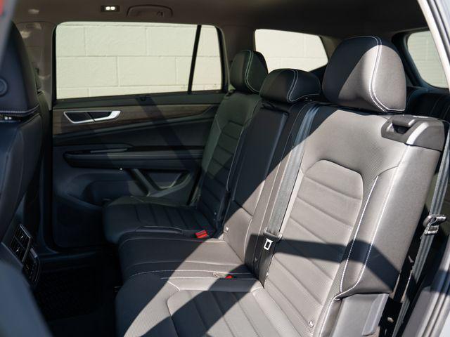 new 2026 Volkswagen Atlas car, priced at $50,986