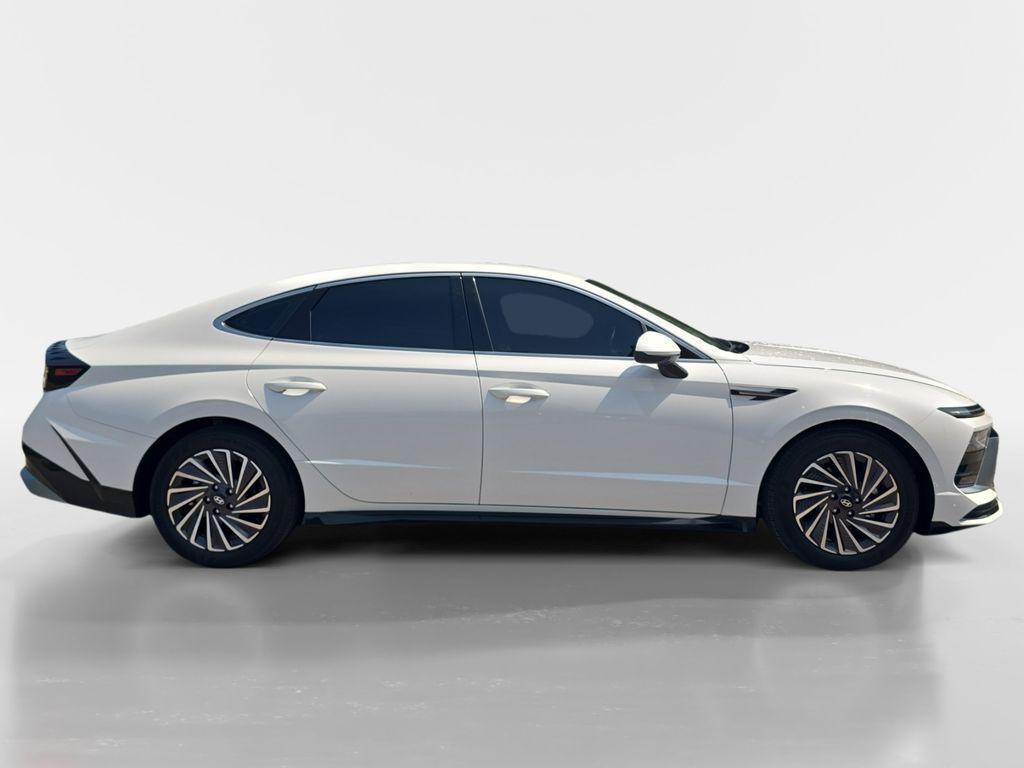 used 2024 Hyundai Sonata Hybrid car, priced at $24,287