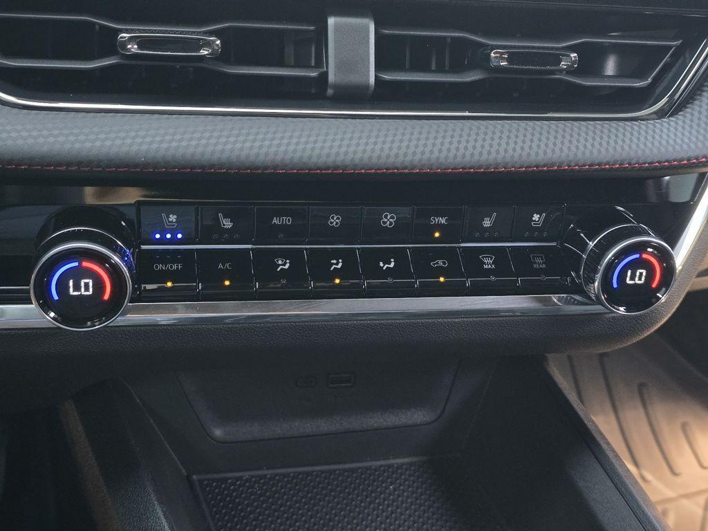 used 2025 Chevrolet Equinox car, priced at $34,561