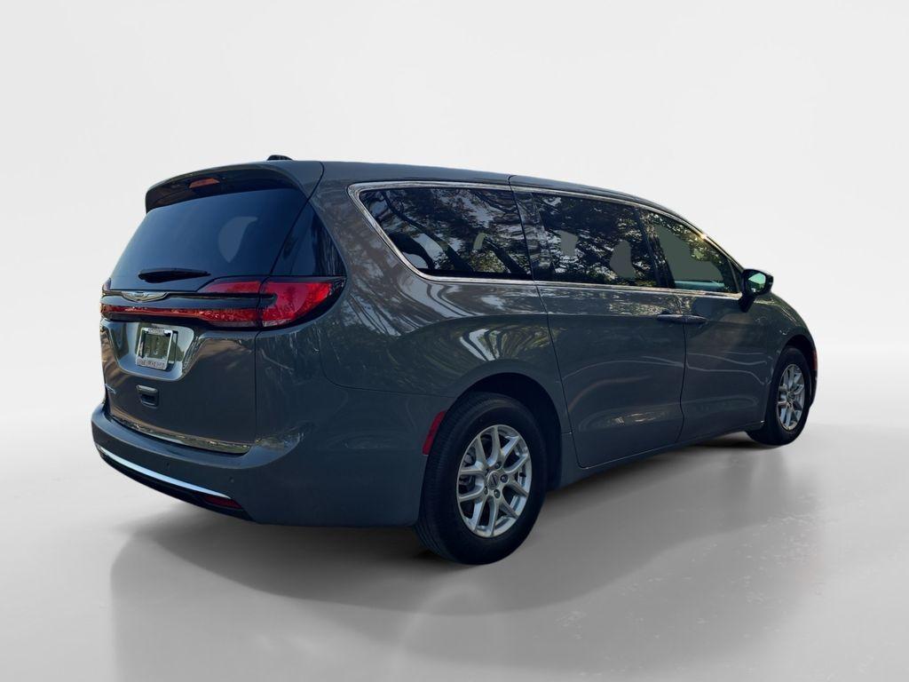 used 2025 Chrysler Pacifica car, priced at $32,997