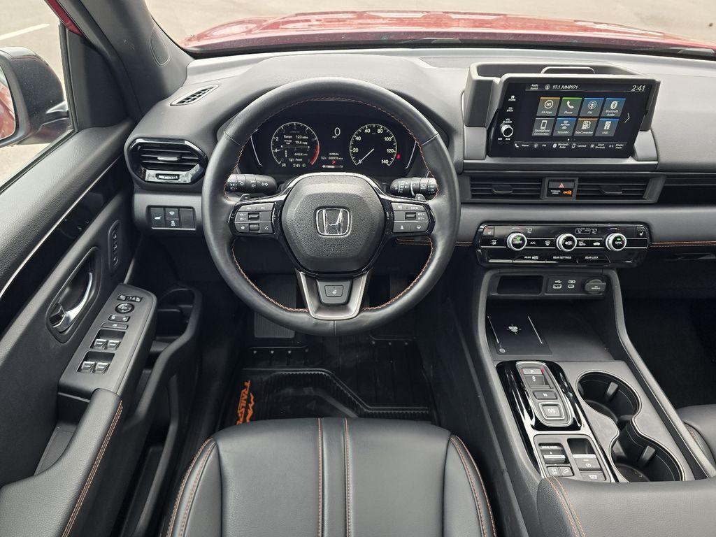 used 2025 Honda Pilot car, priced at $41,188