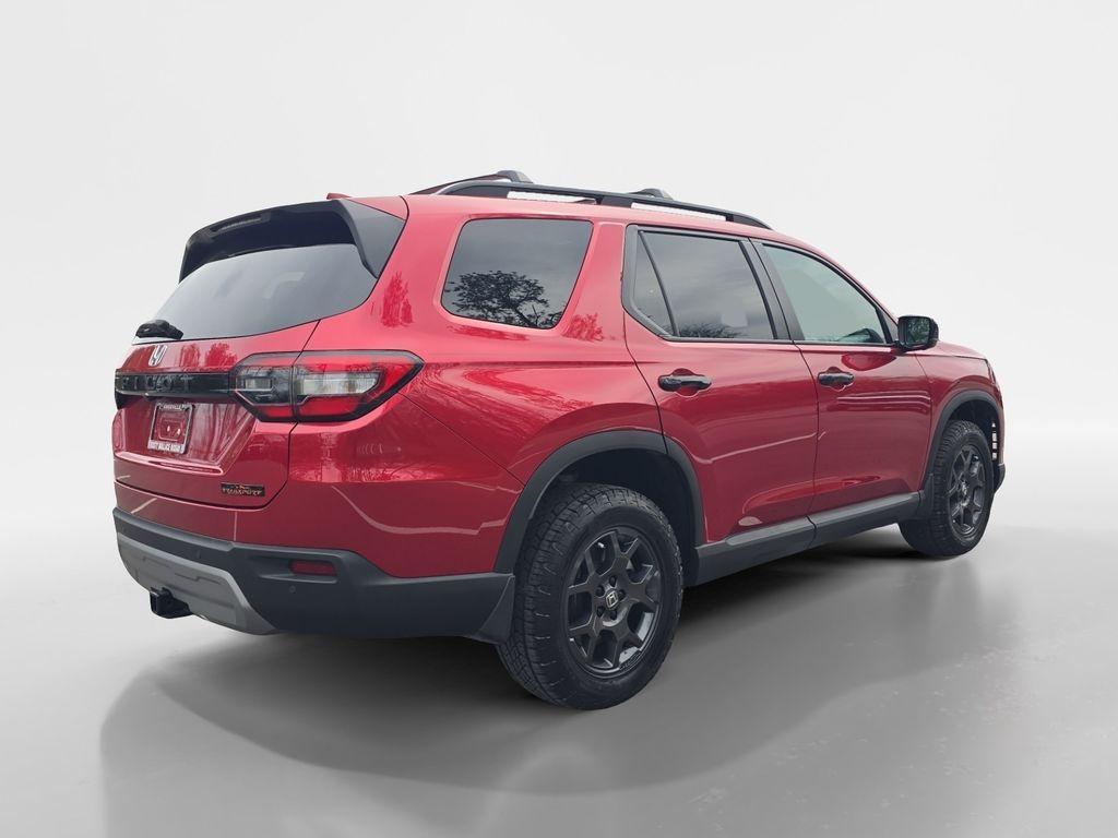 used 2025 Honda Pilot car, priced at $41,188