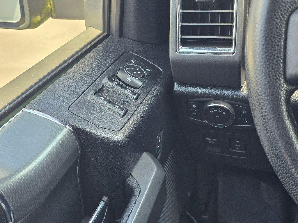 2016 Oxford White Ford F-150