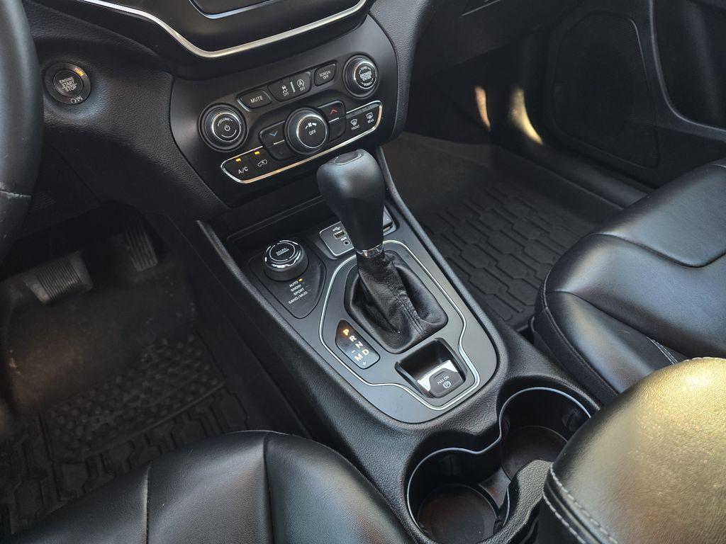 used 2019 Jeep Cherokee car, priced at $13,887