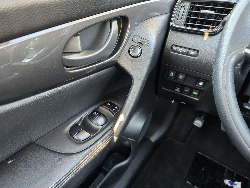 used 2020 Nissan Rogue car, priced at $8,883