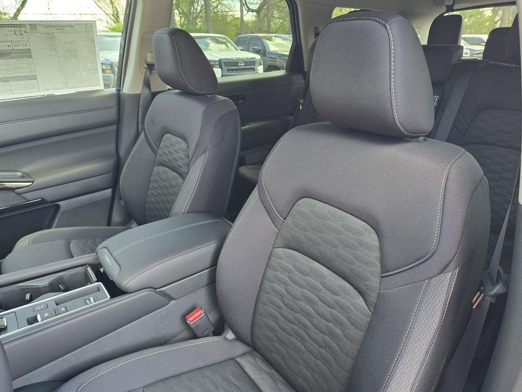 new 2026 Nissan Pathfinder car, priced at $38,594