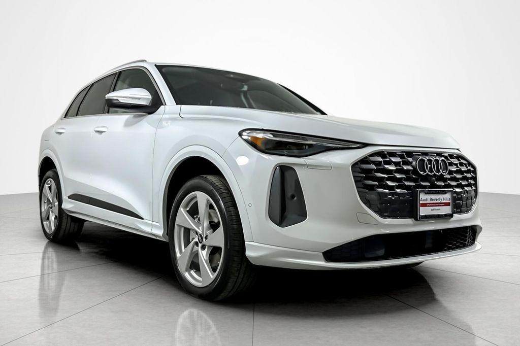 new 2025 Audi Q5 car, priced at $60,440