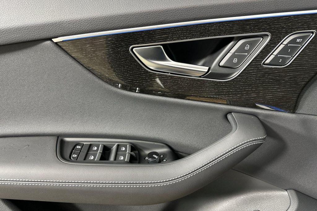 new 2026 Audi Q7 car, priced at $78,815