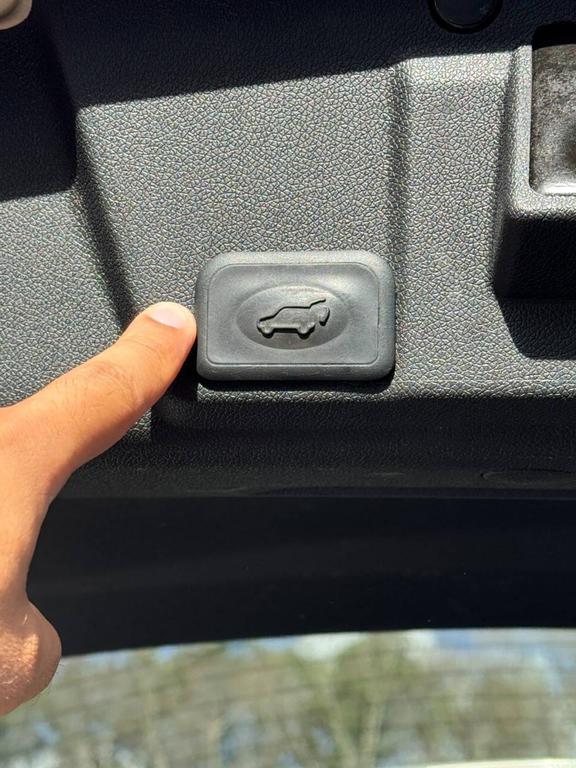 used 2017 Chevrolet Traverse car, priced at $7,900