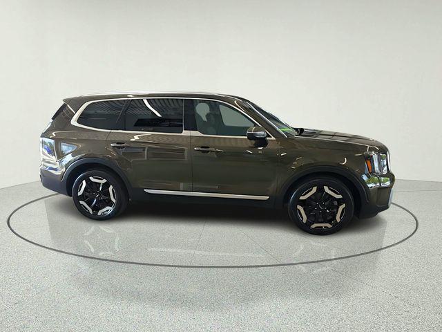 used 2023 Kia Telluride car, priced at $34,121