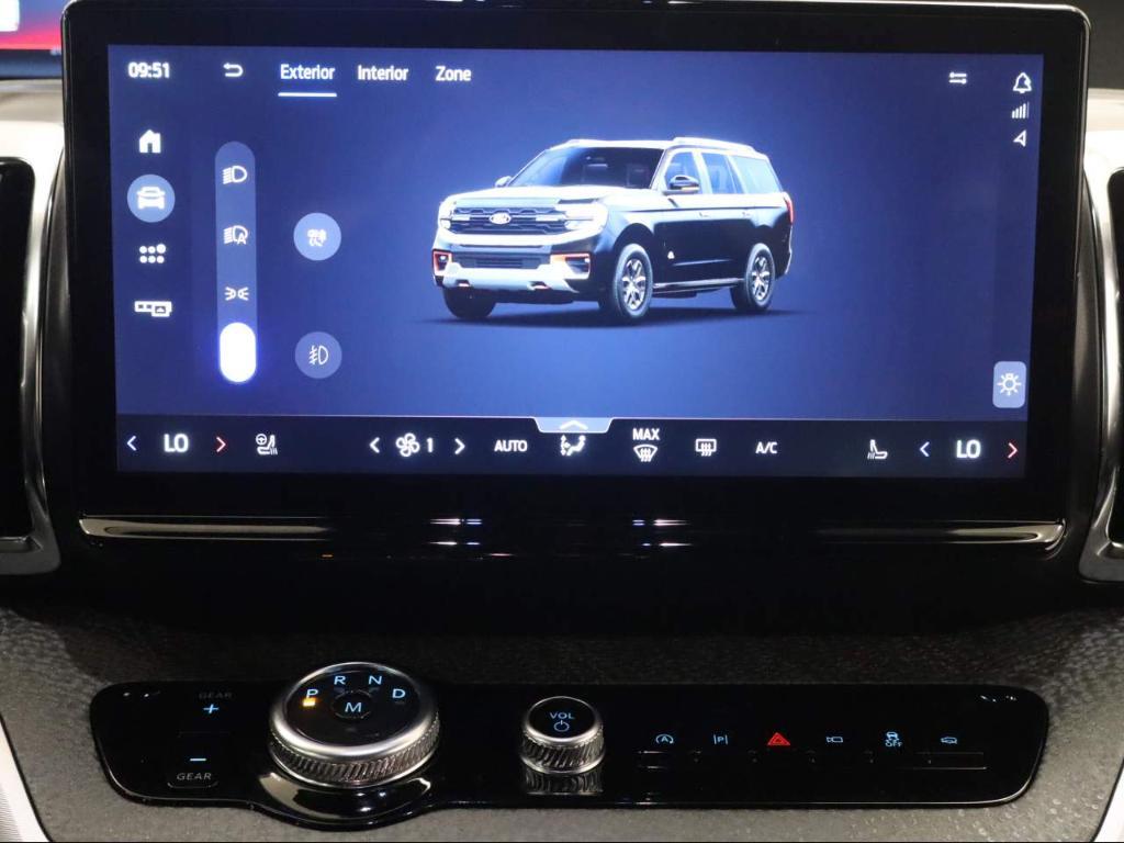 new 2025 Ford Expedition car, priced at $82,045