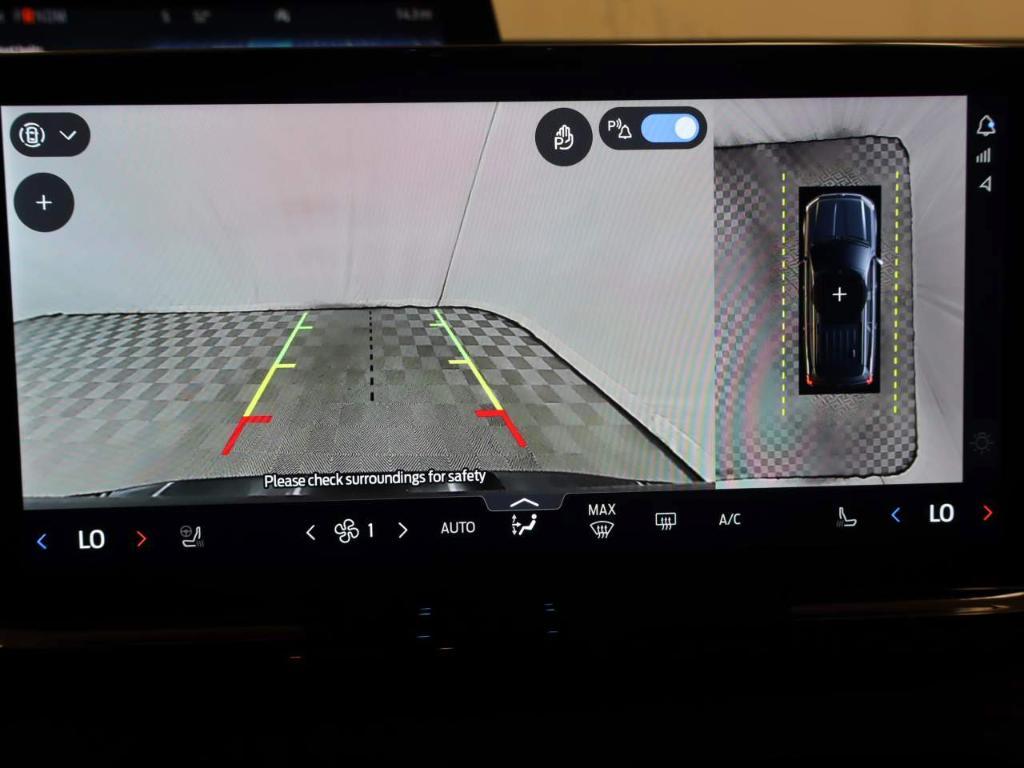 new 2025 Ford Expedition car, priced at $82,045