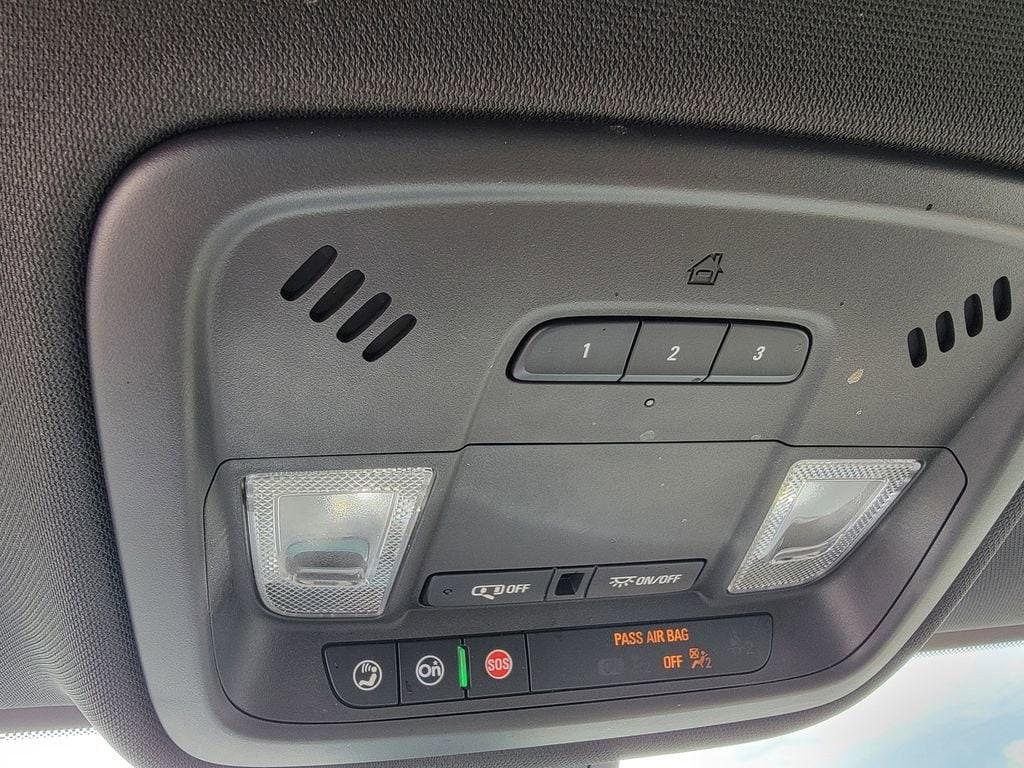 used 2022 Chevrolet Traverse car, priced at $21,658