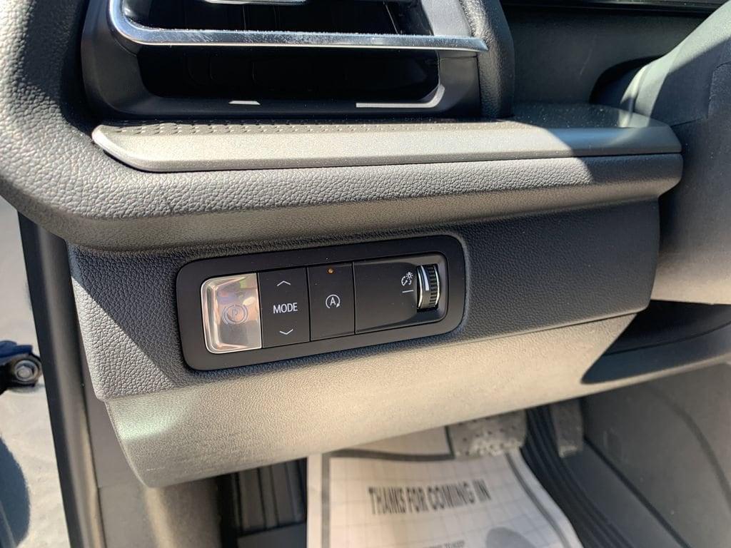 new 2026 Chevrolet Traverse car, priced at $40,760
