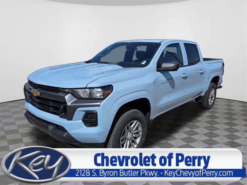 new 2025 Chevrolet Colorado car, priced at $33,180
