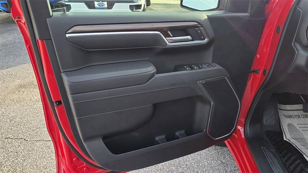 new 2026 Chevrolet Silverado 1500 car, priced at $42,495