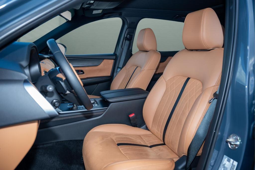 used 2025 Mazda CX-70 car, priced at $47,172