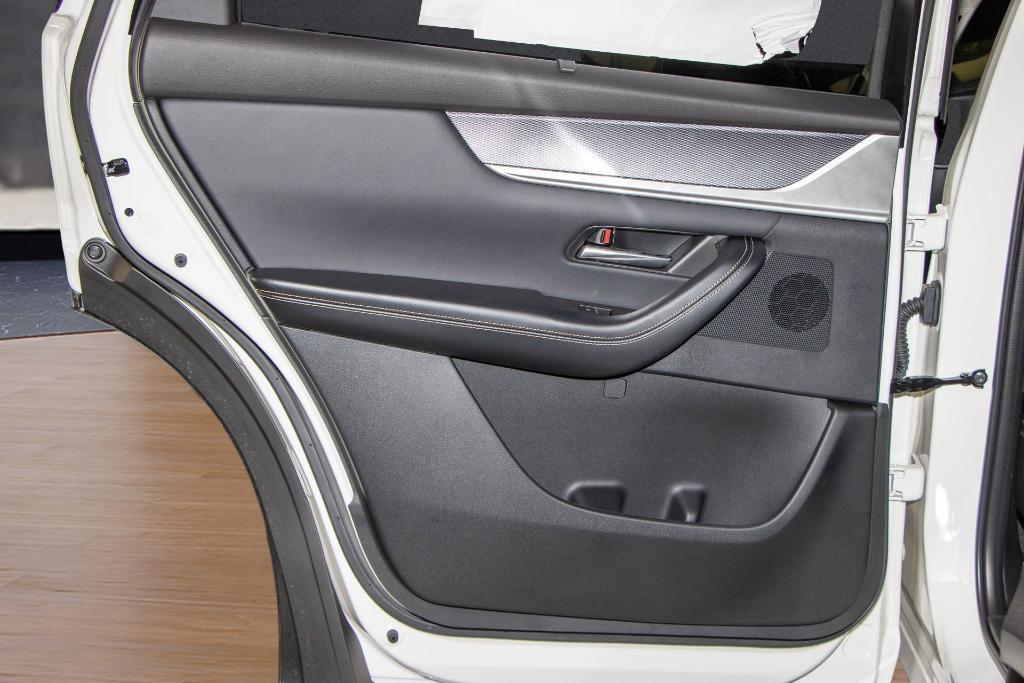 new 2025 Mazda CX-70 car, priced at $45,350